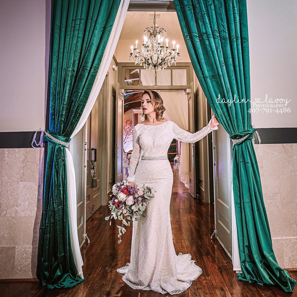 Art Deco ivory size 4 wedding gown - Picture 7 of 10